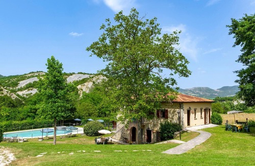 Apecchio Apartment | Stunning apartment in Apecchio PU