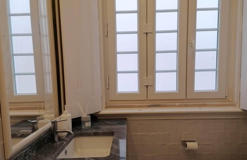 Santa Isabel Apartment | Stunning Apartment Near Marques de Pombal