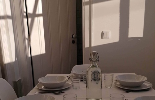 Santa Isabel Apartment | Stunning Apartment Near Marques de Pombal