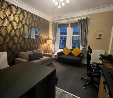 Dundee Apartment | Stunning apartment on Perth Rd-mins from City Centre Dundee