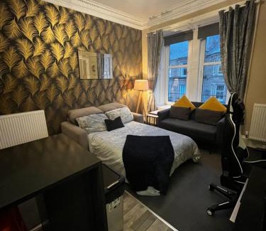 Dundee Apartment | Stunning apartment on Perth Rd-mins from City Centre Dundee