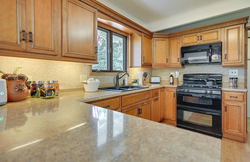 Au Gres House | Stunning Au Gres Retreat w/Grill < 1 Mi to Marina
