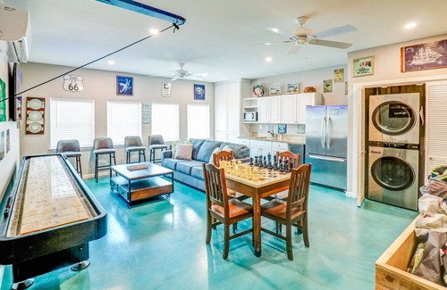 South Padre Island House | Stunning Beachfront Home - Newly remodeled for ‘25 - Sunrises & Sunsets Await!🏖️