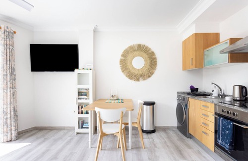 Playa San Juan Apartment | Stunning Beachfront Getaway, Your Perfect Retreat, Wifi, Garage, Sunset !