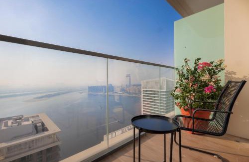 Dubai Marina Apartment | Stunning Beachfront 1BR Apartment in Palm Jumeirah By ĀYA Boutique