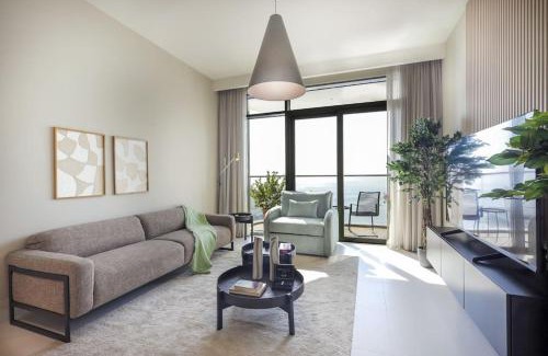 Dubai Marina Apartment | Stunning Beachfront 1BR Apartment in Palm Jumeirah By ĀYA Boutique