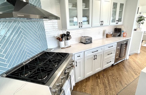 Laurel House | Stunning Beachfront Home ~ 5BR/3BA Family Friendly
