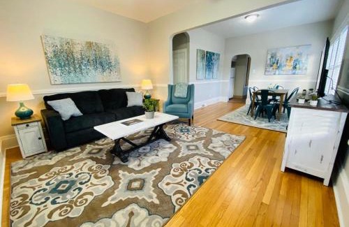 Greeley Apartment | Stunning Bungalow next to UNC - Free Bikes!