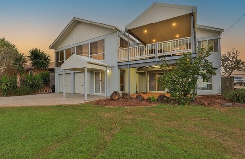 Burnett Heads House | Stunning Burnett Heads Foreshore property