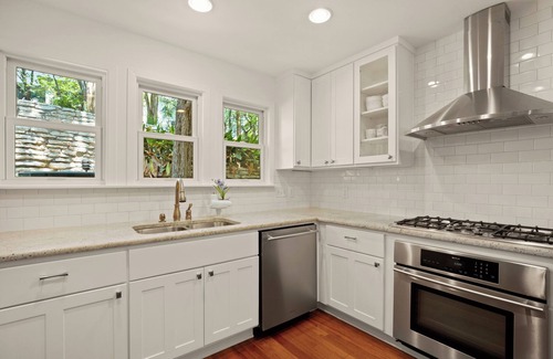 Clarksville House | Stunning Central Urban Oasis in Clarksville-2/2.5 bath-Convenient to Everything!