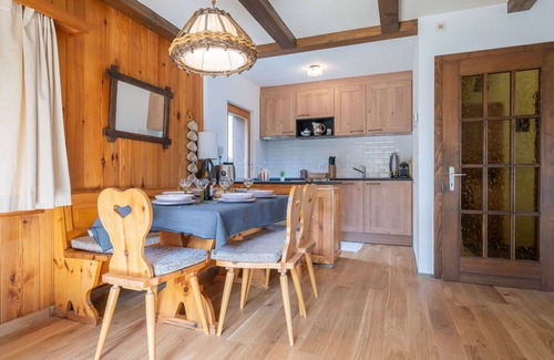 Chamoson House | Stunning private villa for 6 guests with WIFI, TV, terrace and parking