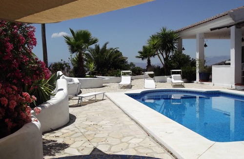 Canillas de Aceituno Villa | Stunning Contemporary Style Andalusian Villa with Private Pool