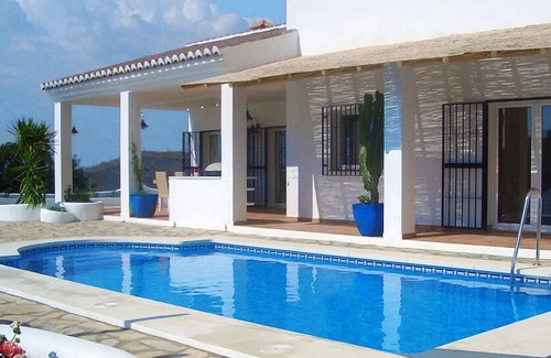Canillas de Aceituno Villa | Stunning Contemporary Style Andalusian Villa with Private Pool