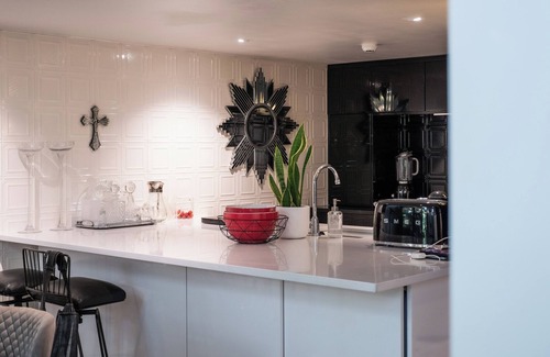Parnell Apartment | Stunning comfort and artistic, boutique stay