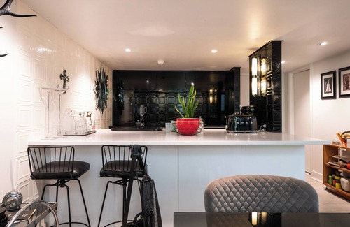 Parnell Apartment | Stunning comfort and artistic, boutique stay