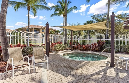 Iona Condo | Stunning Condo 15 minutes from Ft. Myers & Sanibel beach