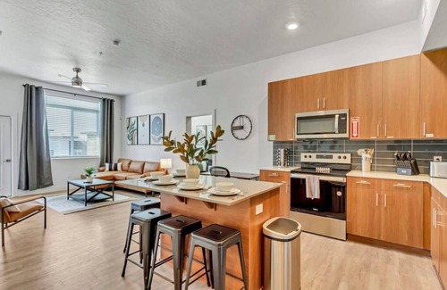 Clearfield Apartment | Stunning Corporate Housing - Hill AFB - Davis Conf