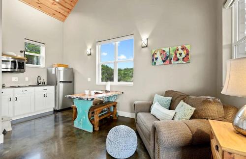 Dripping Springs House | Stunning Cottage with Fantastic Views for a Romantic Escape near Austin, Texas