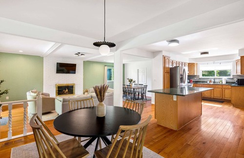 Troy House | Stunning, Cozy & WFH Optimized 4BR/2BA! Welcome!