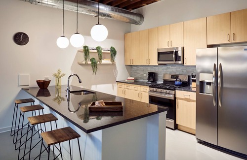 West Loop Apartment | Stunning Designer Loft in Fulton Market, Sleeps 24 | Featured In Architectural D