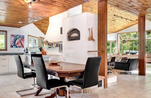 Leeds and the Thousand Islands House | Stunning European waterfront escape with hot tub