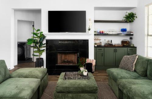Pflugerville House | Stunning Family Home with Pool & Hot Tub - Sleeps 17
