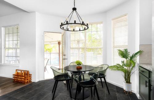 Pflugerville House | Stunning Family Home with Pool & Hot Tub - Sleeps 17