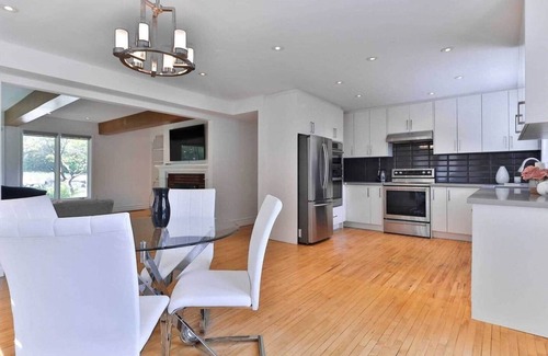 Pickering House | Stunning Farmhouse In Pickering!
