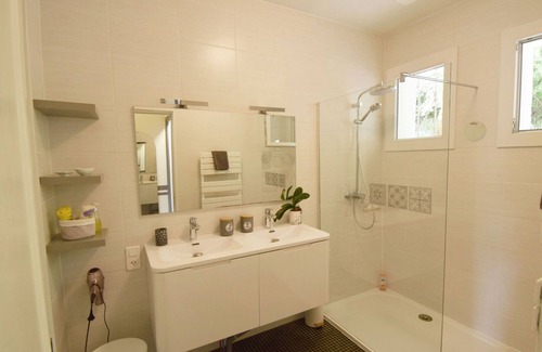 Saint-Caprais-de-Lerm House | Stunning private villa with WIFI, private pool, TV, terrace, pets allowed, panoramic view, parking