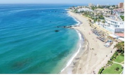 Calahonda Apartment | stunning frontline beach studio