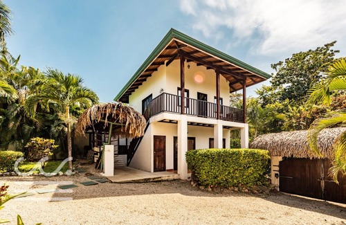 Playa Guiones House | Stunning & Fully-Equipped Beach Pad - 5 BR Suites, Pool & 4 Minute Walk to Beach