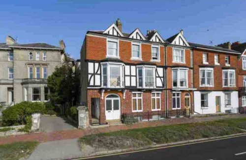 Royal Tunbridge Wells Apartment | Stunning 1-bed flat in heart of Tunbridge Wells