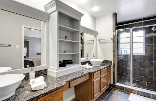 Providence Lakes House | Stunning Heated Pool House for 10 in Brandon, FL