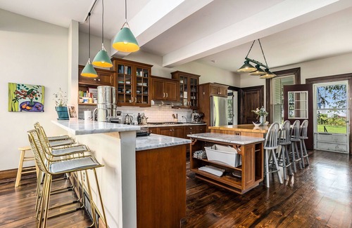 Battle Creek Other | Stunning Historic Farmhouse On Vegetable Farm