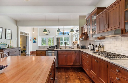 Battle Creek Other | Stunning Historic Farmhouse On Vegetable Farm