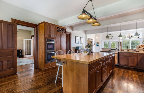 Battle Creek Other | Stunning Historic Farmhouse On Vegetable Farm