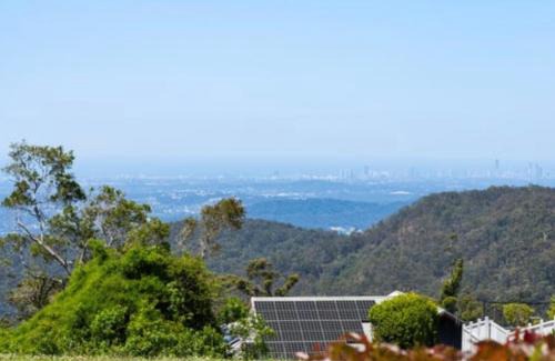 Eagle Heights House | Stunning home with view