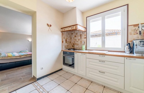 Bassan House | Stunning home in Bassan with WiFi