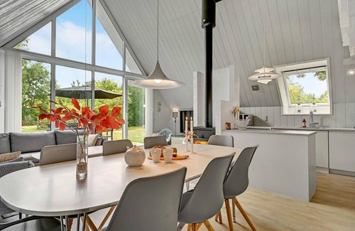 Vibæk Strand House | Stunning home in Ebeltoft with kitchen