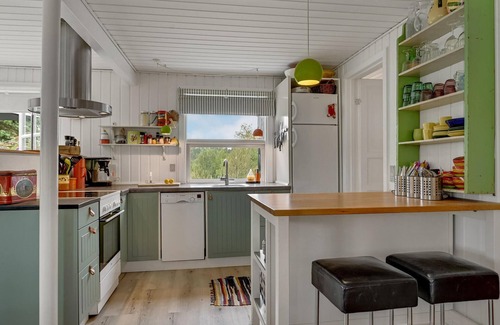 Egsmark Strand House | Stunning home in Ebeltoft with WiFi