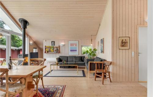 Sjaelborg House | Stunning Home In Esbjerg V With Wifi