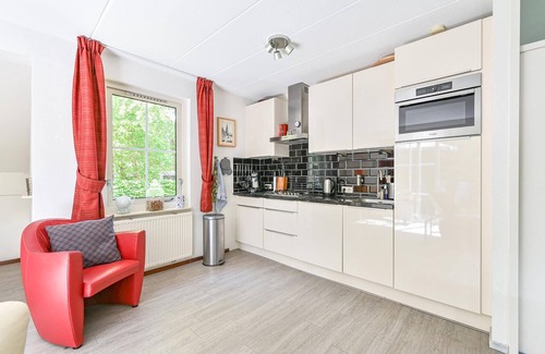 Exloo House | Stunning home in Exloo with WiFi