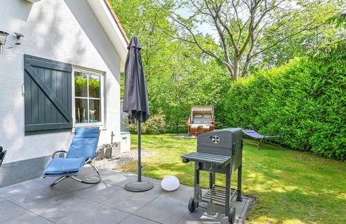 Exloo House | Stunning home in Exloo with WiFi