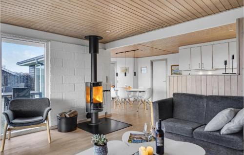 Bøjden House | Stunning Home In Faaborg With Kitchen