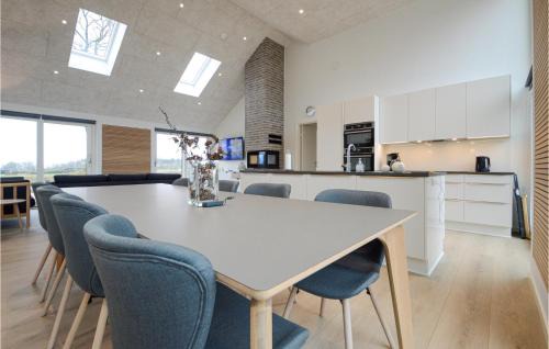 Fynshav House | Stunning Home In Haderslev With Kitchen