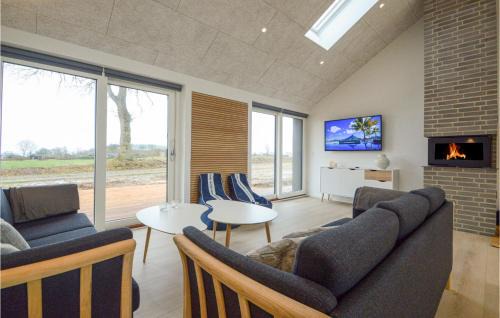 Fynshav House | Stunning Home In Haderslev With Kitchen