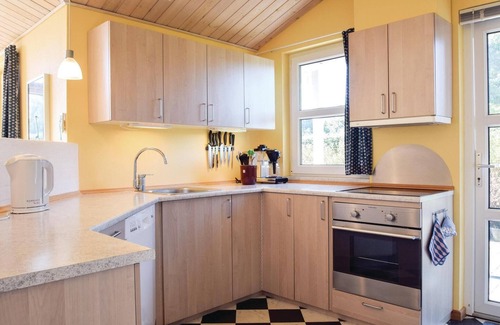 Østerskov House | Stunning home in Humble with sauna