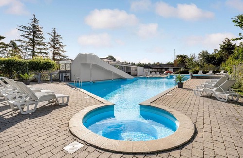 Ristinge House | Stunning home in Humble with WiFi