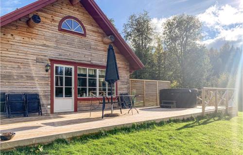 Huskvarna House | Stunning Home In Huskvarna With Kitchen