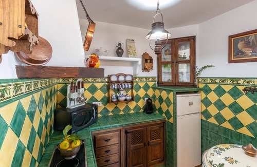 Iznajar House | Stunning home in Iznajar with WiFi